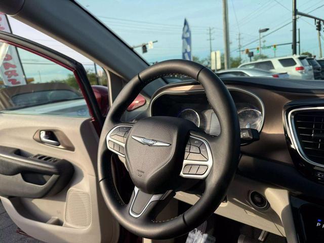 Photo of 2018 Red Chrysler Pacifica