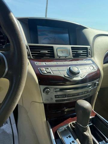 Photo of 2011 Moonlight White INFINITI M37x