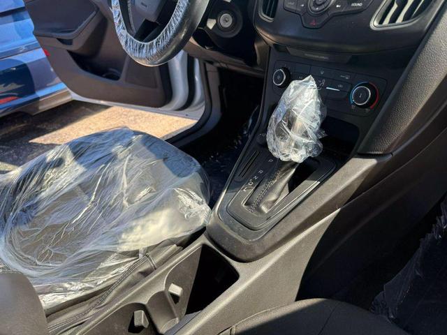Photo of 2018 Oxford White Ford Focus