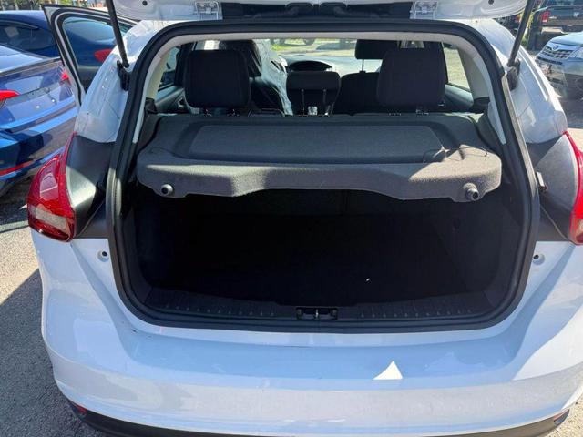 Photo of 2018 Oxford White Ford Focus