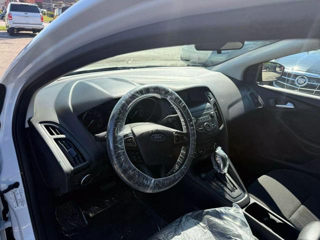 Photo of 2018 Oxford White Ford Focus