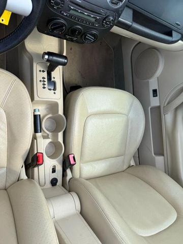 Photo of 2006 Blue Volkswagen New Beetle
