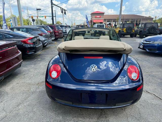 Photo of 2006 Blue Volkswagen New Beetle
