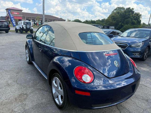 Photo of 2006 Blue Volkswagen New Beetle