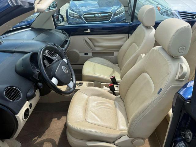 Photo of 2006 Blue Volkswagen New Beetle
