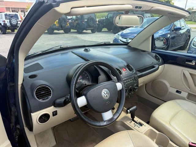 Photo of 2006 Blue Volkswagen New Beetle