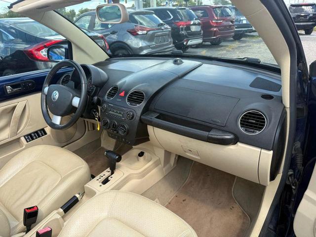 Photo of 2006 Blue Volkswagen New Beetle