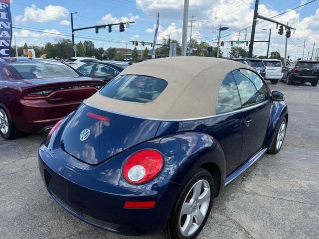Photo of 2006 Blue Volkswagen New Beetle