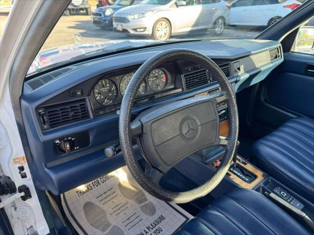 Photo of 1987 White Mercedes-Benz 190