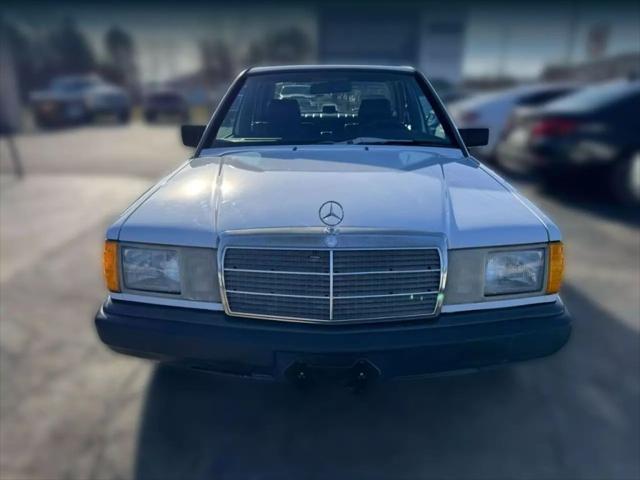 Photo of 1987 White Mercedes-Benz 190