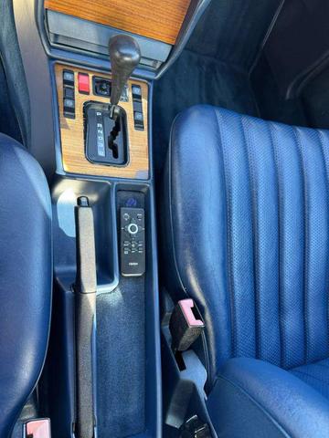 Photo of 1987 White Mercedes-Benz 190
