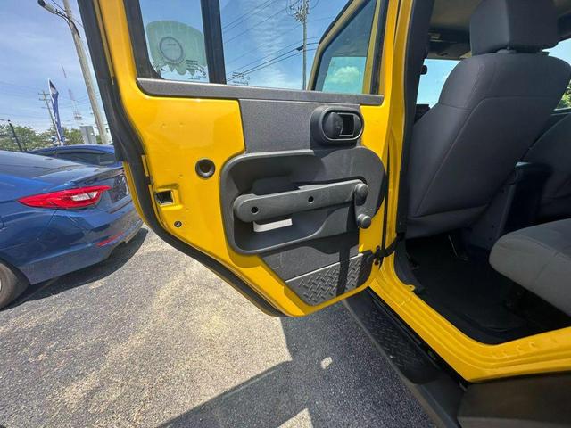 Photo of 2008 Yellow Jeep Wrangler