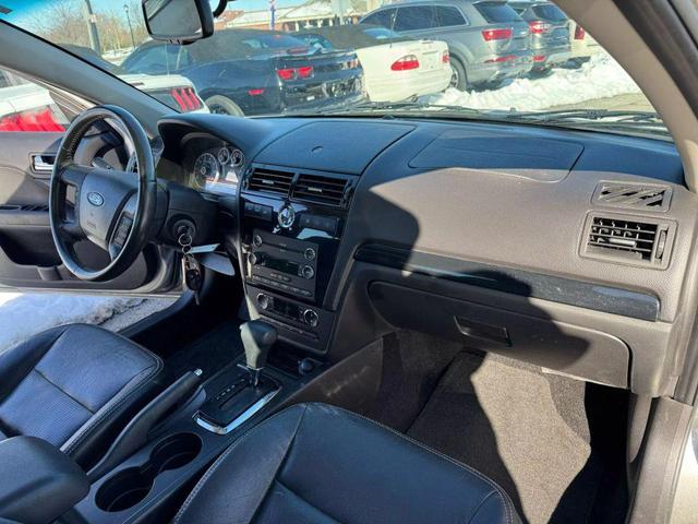 Photo of 2008 Silver Ford Fusion