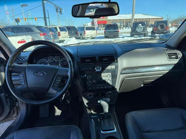 Photo of 2008 Silver Ford Fusion