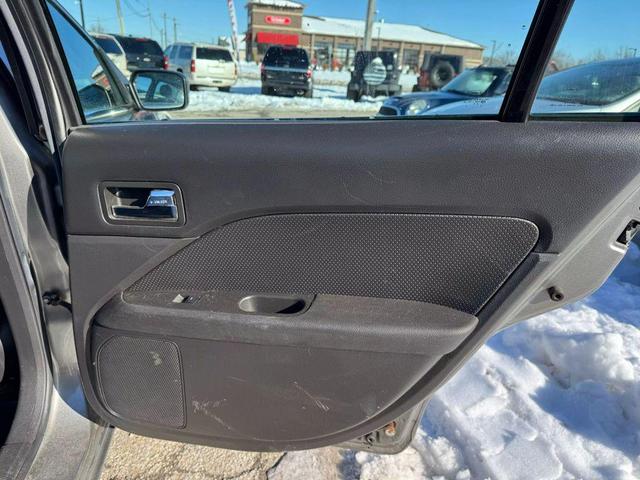 Photo of 2008 Silver Ford Fusion