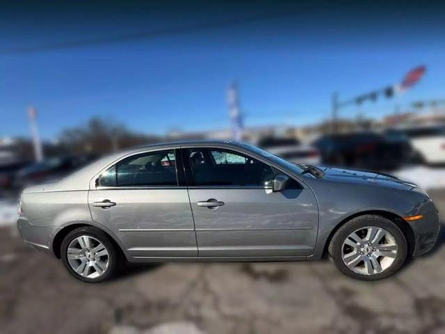 Photo of 2008 Silver Ford Fusion
