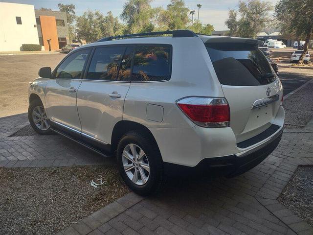 Photo of 2013 Blizzard Pearl Toyota Highlander