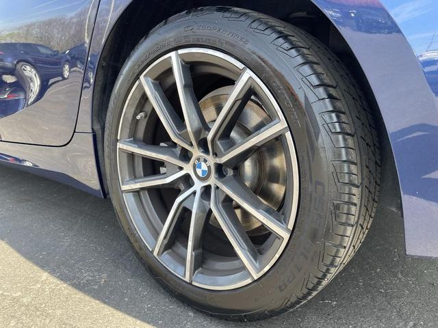 Photo of 2019 Mediterranean Blue Metallic BMW 330