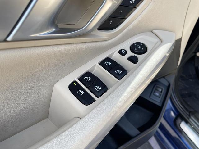 Photo of 2019 Mediterranean Blue Metallic BMW 330