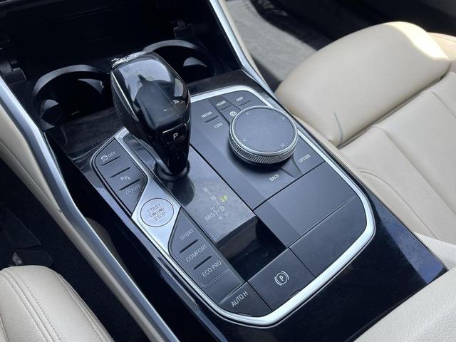 Photo of 2019 Mediterranean Blue Metallic BMW 330