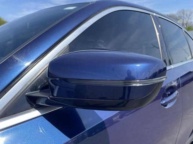 Photo of 2019 Mediterranean Blue Metallic BMW 330