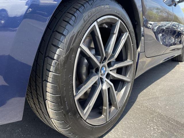 Photo of 2019 Mediterranean Blue Metallic BMW 330