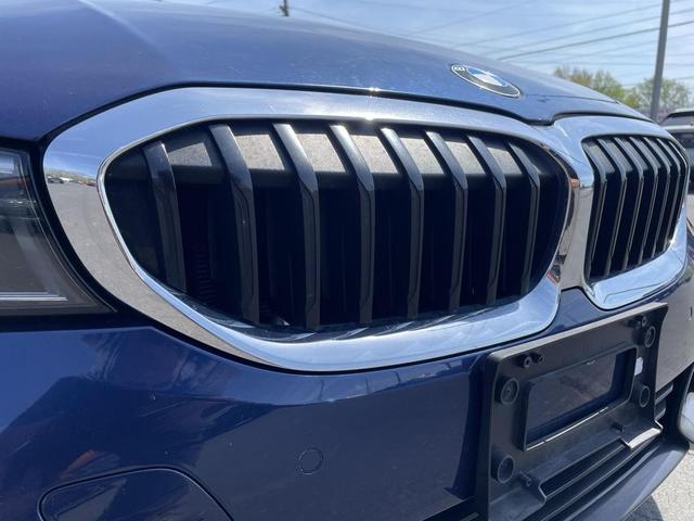 Photo of 2019 Mediterranean Blue Metallic BMW 330