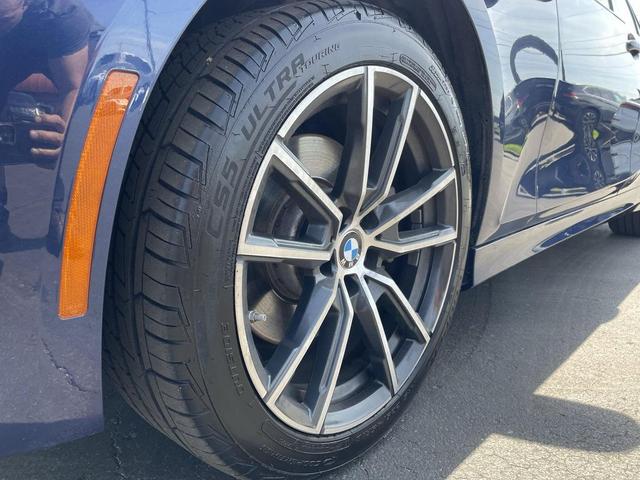 Photo of 2019 Mediterranean Blue Metallic BMW 330