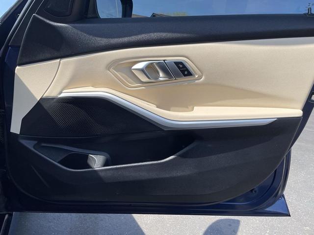 Photo of 2019 Mediterranean Blue Metallic BMW 330