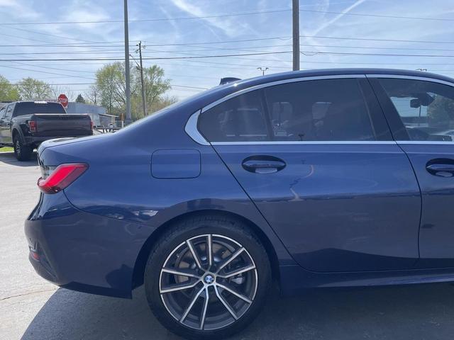 Photo of 2019 Mediterranean Blue Metallic BMW 330