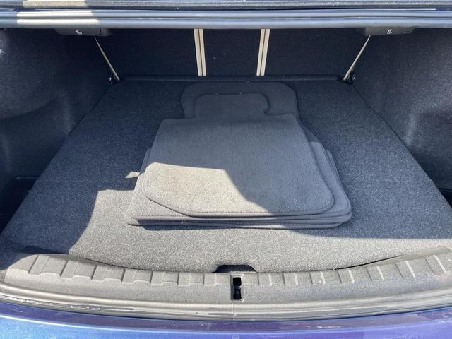 Photo of 2019 Mediterranean Blue Metallic BMW 330