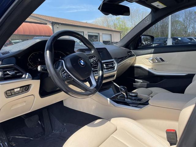 Photo of 2019 Mediterranean Blue Metallic BMW 330