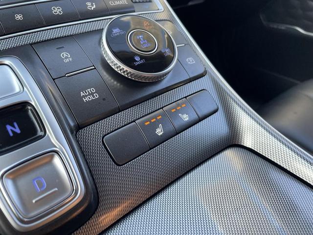Photo of 2023 Twilight Black Hyundai SANTA FE