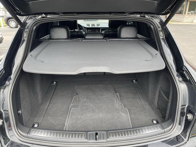 Photo of 2019 Black Porsche Macan