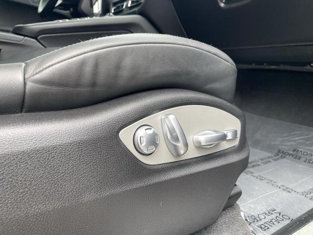 Photo of 2019 Black Porsche Macan