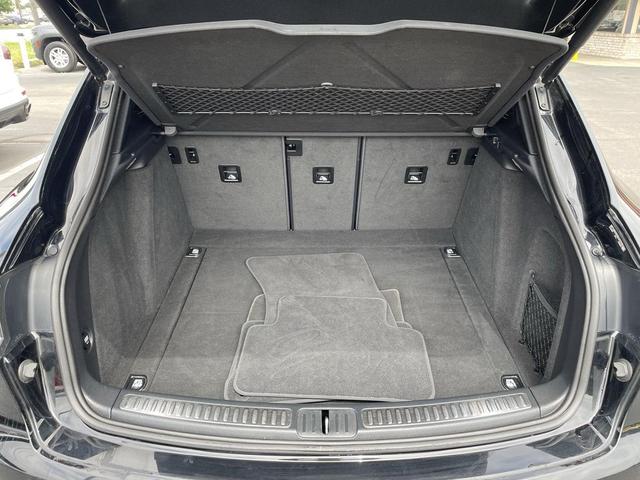 Photo of 2019 Black Porsche Macan