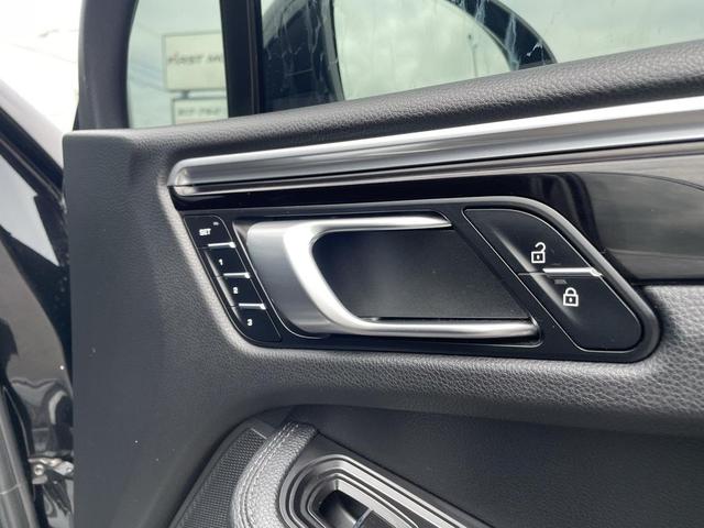 Photo of 2019 Black Porsche Macan