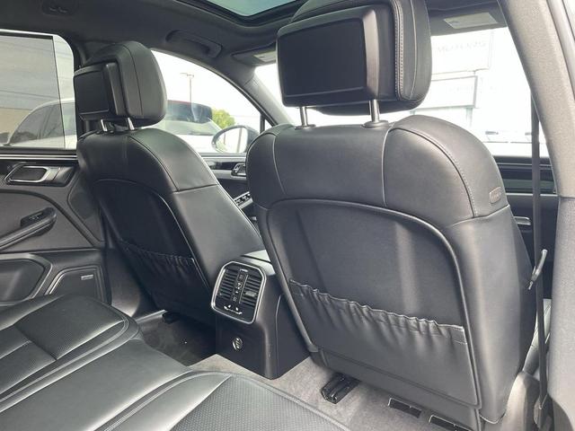 Photo of 2019 Black Porsche Macan