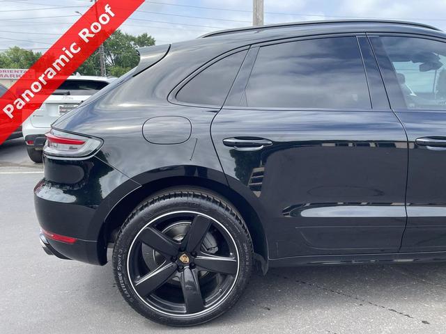 Photo of 2019 Black Porsche Macan
