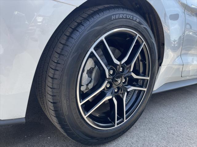Photo of 2022 Oxford White Ford Mustang