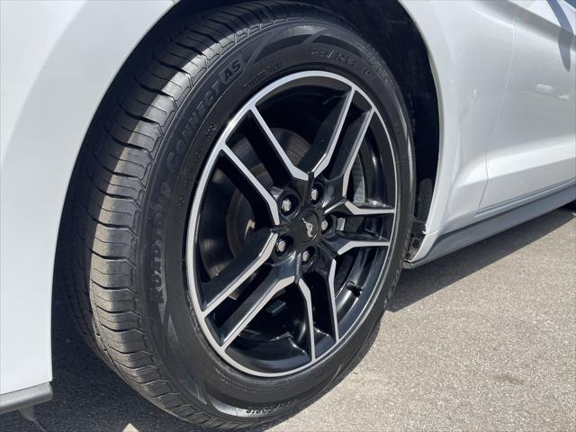 Photo of 2022 Oxford White Ford Mustang