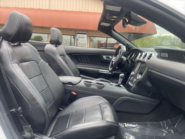 Photo of 2022 Oxford White Ford Mustang