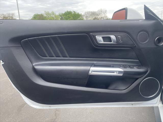 Photo of 2022 Oxford White Ford Mustang