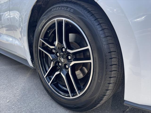 Photo of 2022 Oxford White Ford Mustang