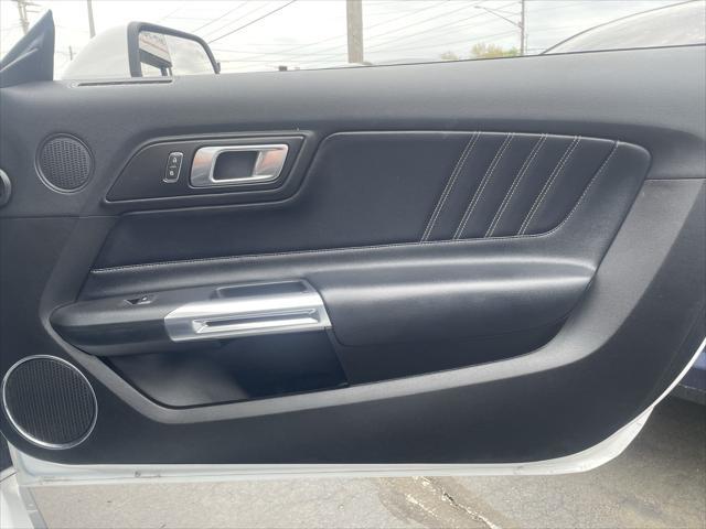 Photo of 2022 Oxford White Ford Mustang