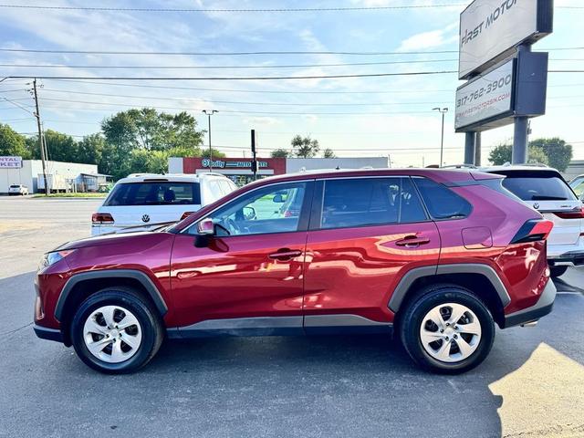 Photo of 2022 Red Toyota RAV4