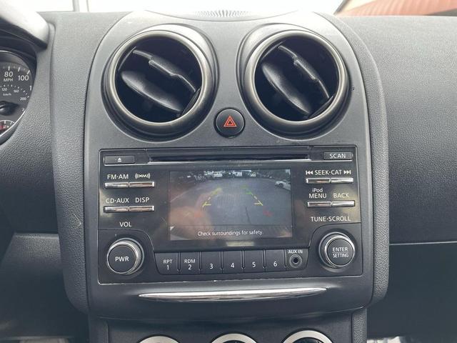 Photo of 2015 Brilliant Silver Nissan Rogue Select