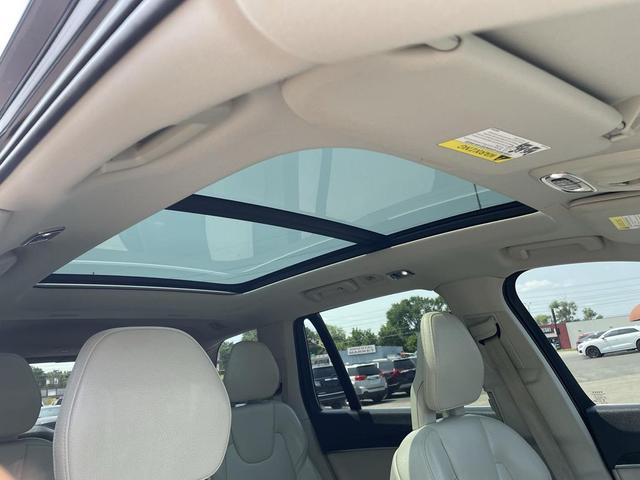 Photo of 2018 Onyx Black Metallic Volvo XC90