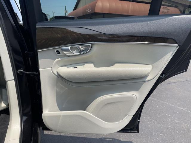 Photo of 2018 Onyx Black Metallic Volvo XC90