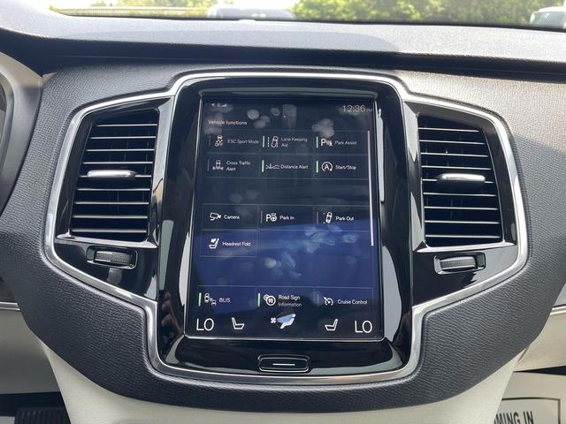 Photo of 2018 Onyx Black Metallic Volvo XC90